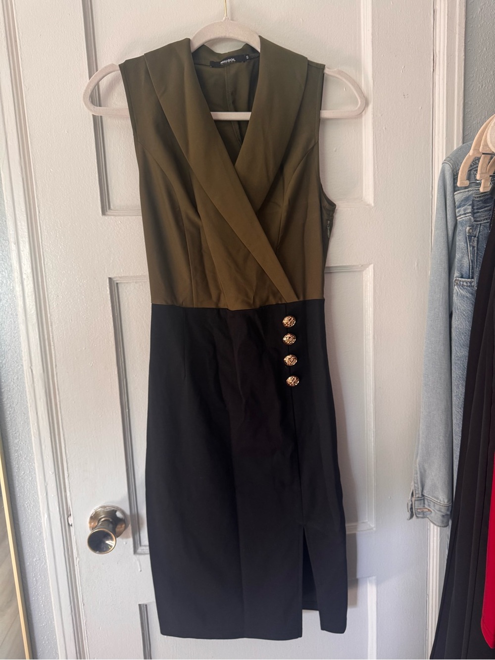 Miusol Olive Green and Black Sleeveless Sheath Dress with Gold Buttons